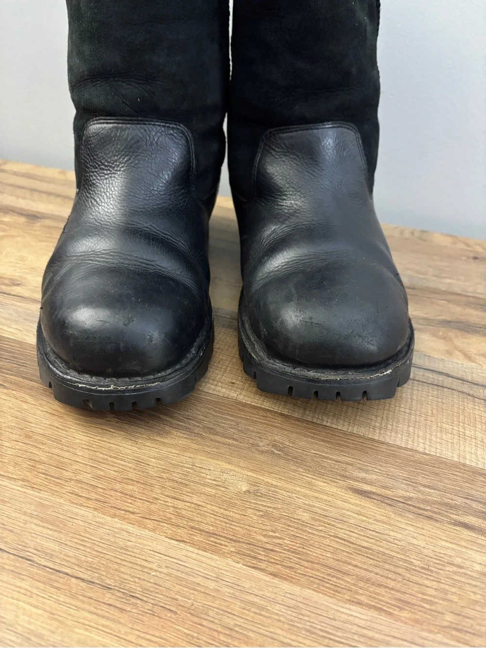 UGG Australia Butte Leather Suede Sheepskin Winter Snow Boots Black Men’s